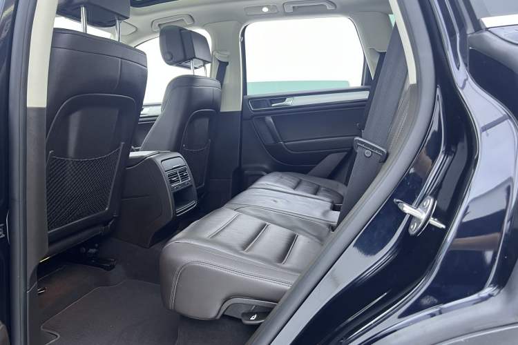 Used Volkswagen Touareg 2017 3.0 TSI Touareg Edition Interior 2