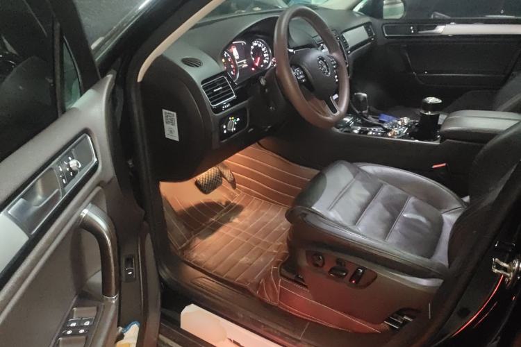 Used Volkswagen Touareg 2017 3.0 TSI Touareg Model Interior 3