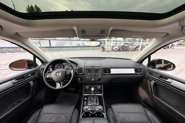 Used Volkswagen Touareg 2017 3.0 TSI Touareg Edition Interior 3