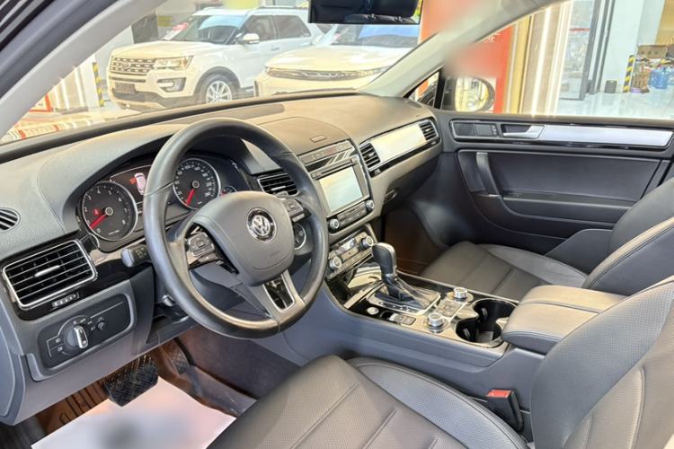 Used Volkswagen Touareg 2017 3.0 TSI Touareg Model Interior 3