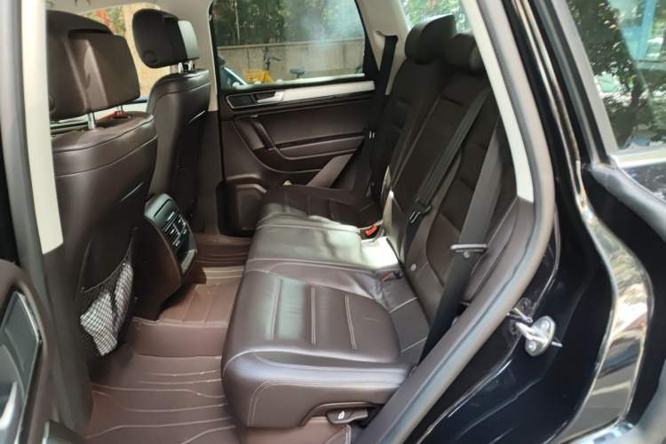 Used Volkswagen Touareg 2017 3.0 TSI Touareg Model Interior 4