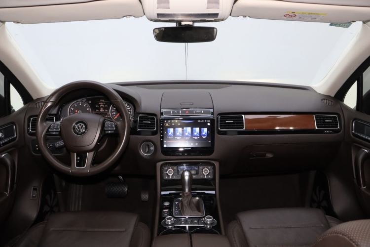 Used Volkswagen Touareg 2017 3.0 TSI Touareg Model Interior 4