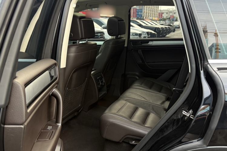 Used Volkswagen Touareg 2017 3.0 TSI Touareg Model Interior 4