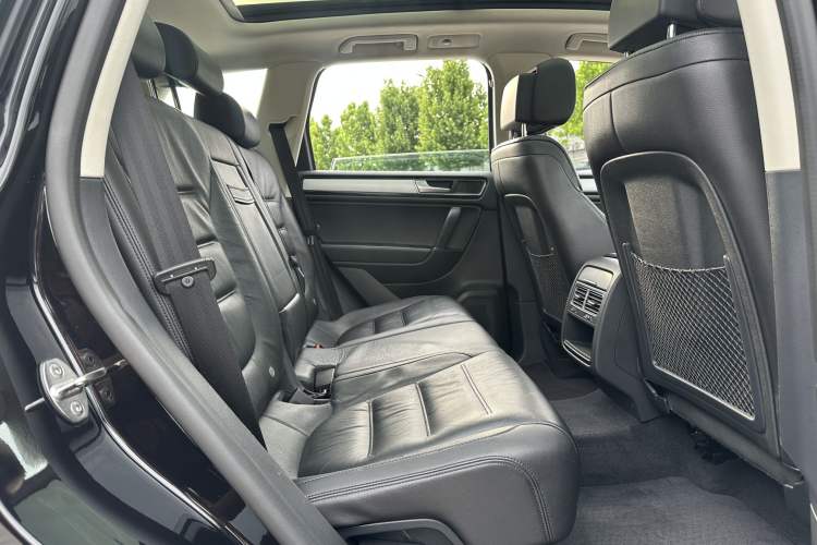Used Volkswagen Touareg 2017 3.0 TSI Touareg Edition Interior 6