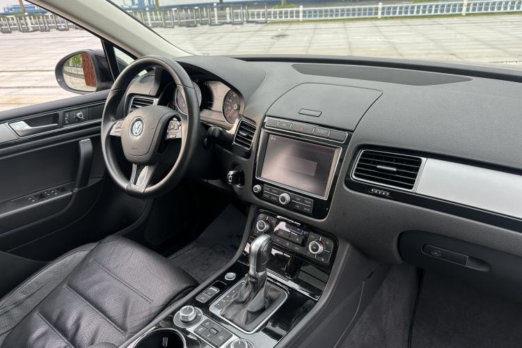 Used Volkswagen Touareg 2017 3.0 TSI Touareg Edition Interior 7