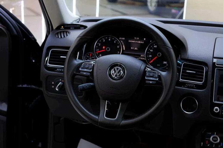 Used Volkswagen Touareg 2017 3.0 TSI Touareg Edition Interior 8