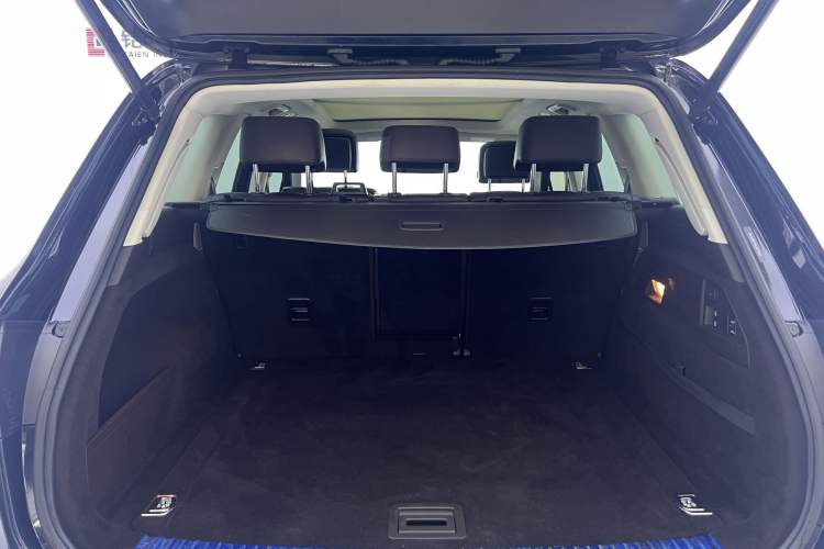 Used Volkswagen Touareg 2017 3.0 TSI Touareg Edition Interior 8