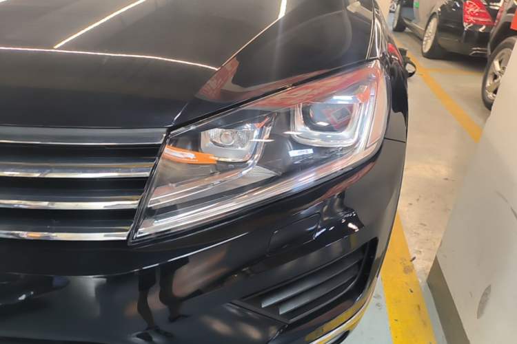 Used Volkswagen Touareg 2017 3.0 TSI Touareg Edition Left Front Headlight