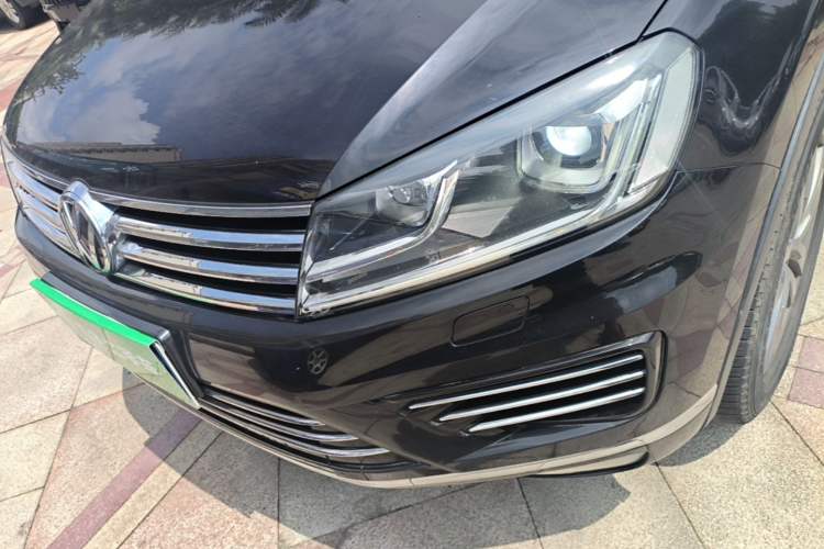 Used Volkswagen Touareg 2017 3.0 TSI Touareg Edition Left Front Headlight