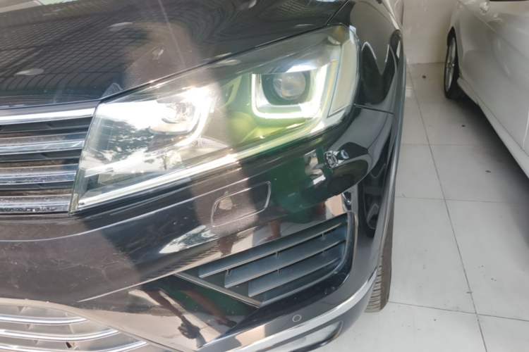 Used Volkswagen Touareg 2017 3.0 TSI Touareg Model Left Front Headlight