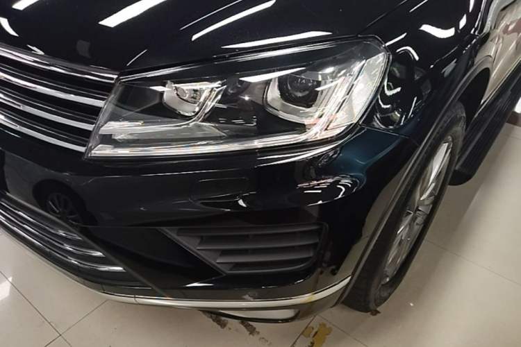 Used Volkswagen Touareg 2017 3.0 TSI Touareg Edition Left Front Headlight
