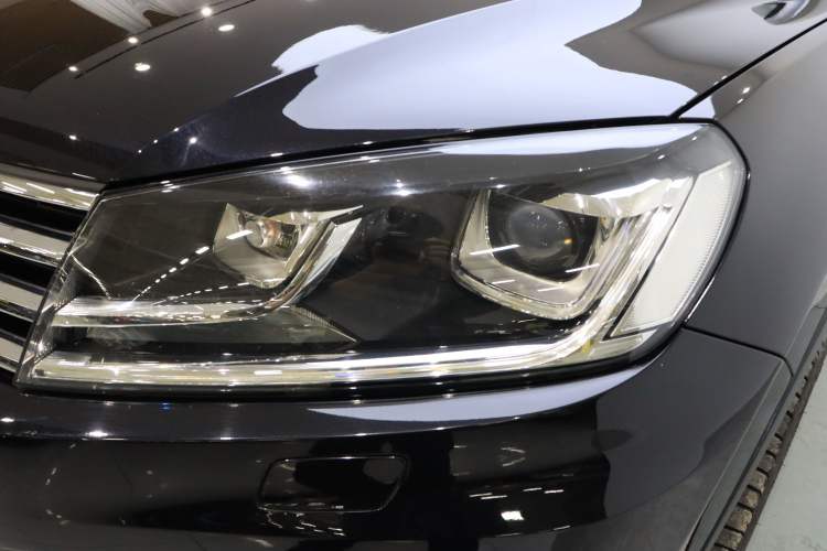 Used Volkswagen Touareg 2017 3.0 TSI Touareg Model Left Front Headlight