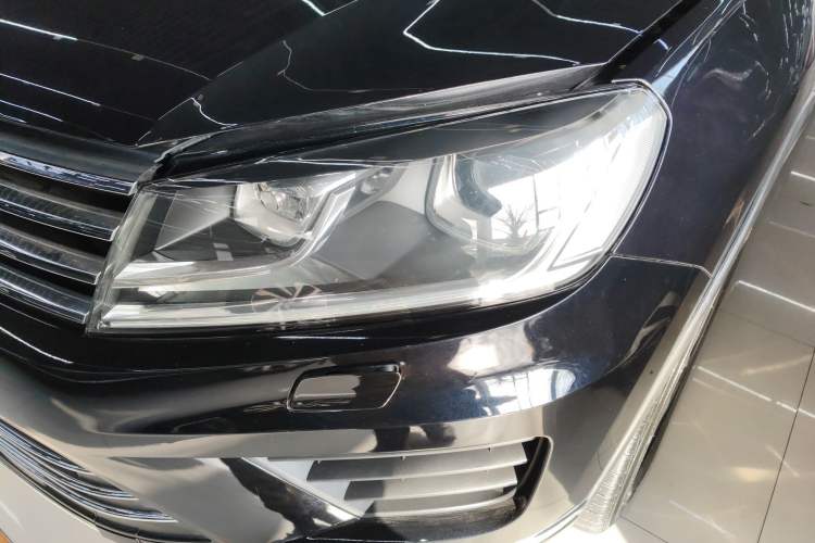 Used Volkswagen Touareg 2017 3.0 TSI Touareg Model Left Front Headlight