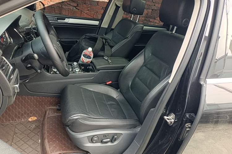 Used Volkswagen Touareg 2017 3.0 TSI Touareg Model Left Front Seat