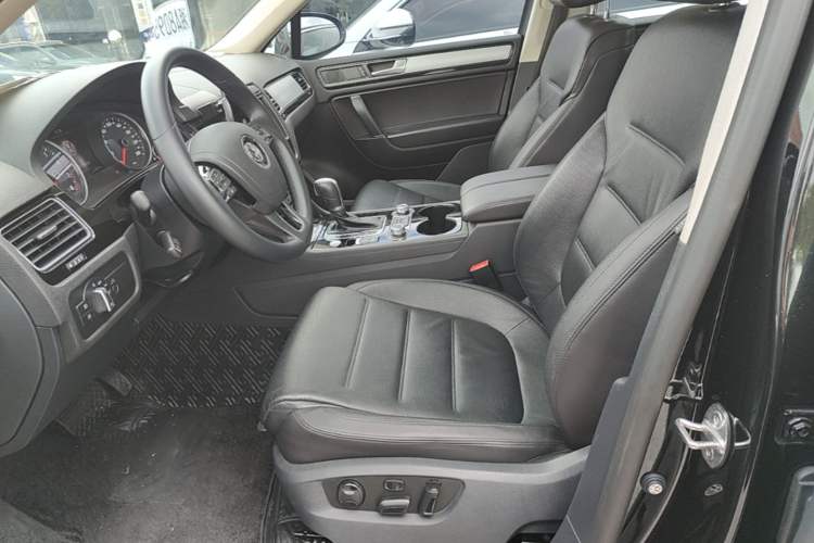 Used Volkswagen Touareg 2017 3.0 TSI Touareg Edition Left Front Seat