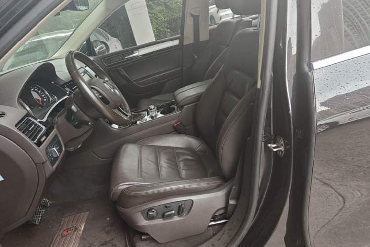 Used Volkswagen Touareg 2017 3.0 TSI Touareg Edition Left Front Seat