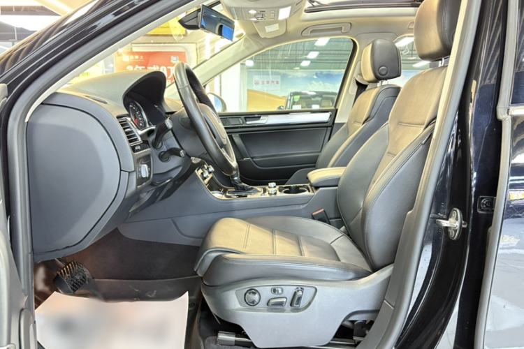 Used Volkswagen Touareg 2017 3.0 TSI Touareg Model Left Front Seat