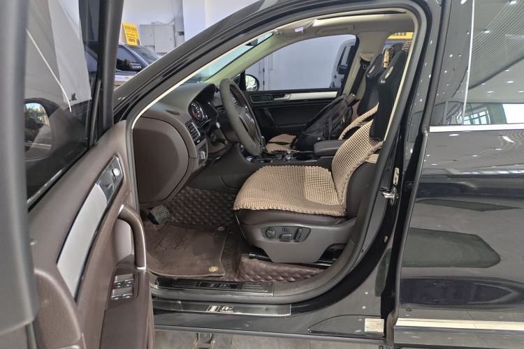 Used Volkswagen Touareg 2017 3.0 TSI Touareg Model Left Front Seat