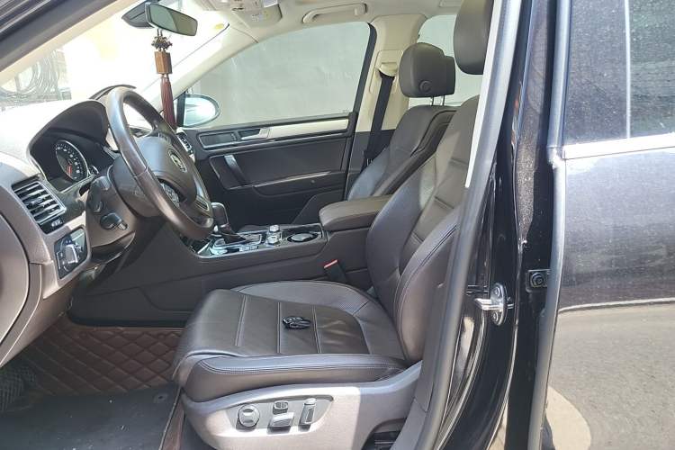 Used Volkswagen Touareg 2017 3.0 TSI Touareg Edition Left Front Seat