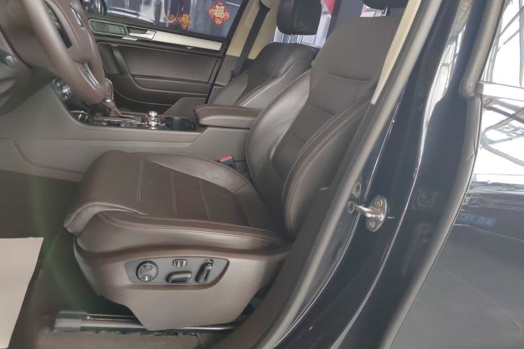 Used Volkswagen Touareg 2017 3.0 TSI Touareg Model Left Front Seat