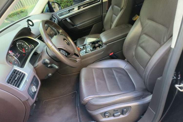 Used Volkswagen Touareg 2017 3.0 TSI Yuyue Model Left Front Seat