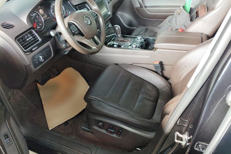 Used Volkswagen Touareg 2017 3.0 TSI Touareg Model Left Front Seat