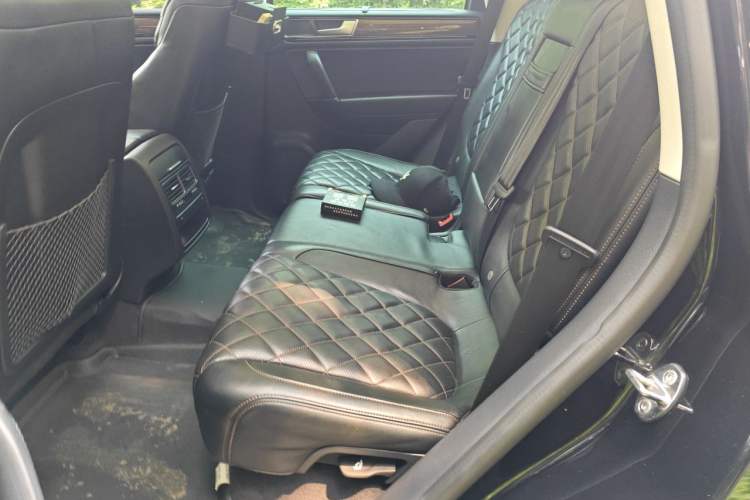 Used Volkswagen Touareg 2017 3.0 TSI Executive Edition Left Rear Seat