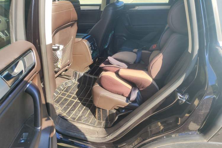 Used Volkswagen Touareg 2017 3.0 TSI Touareg Model Left Rear Seat