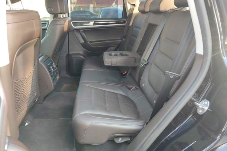 Used Volkswagen Touareg 2017 3.0 TSI Yuyue Model Left Rear Seat