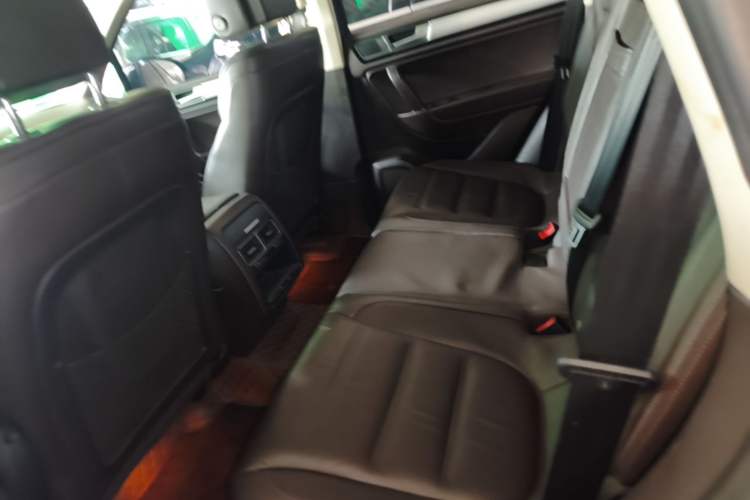 Used Volkswagen Touareg 2017 3.0 TSI Touareg Model Left Rear Seat