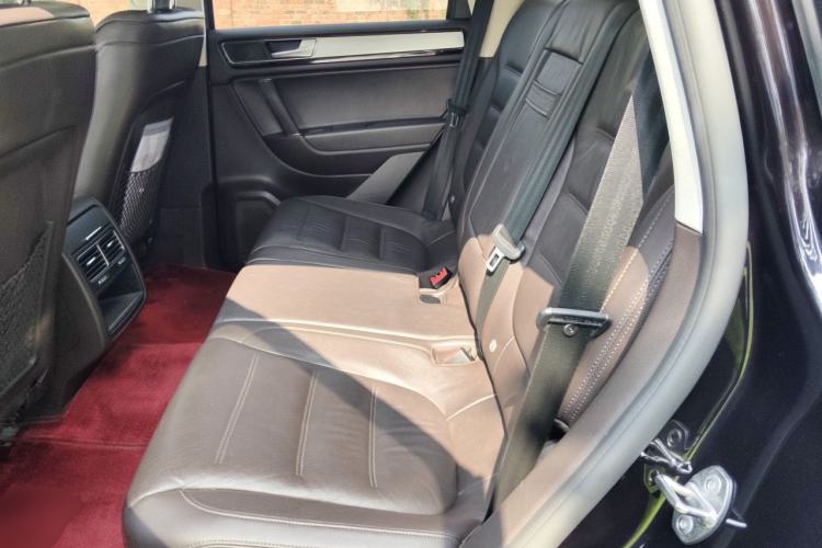Used Volkswagen Touareg 2017 3.0 TSI Yuyue Model Left Rear Seat