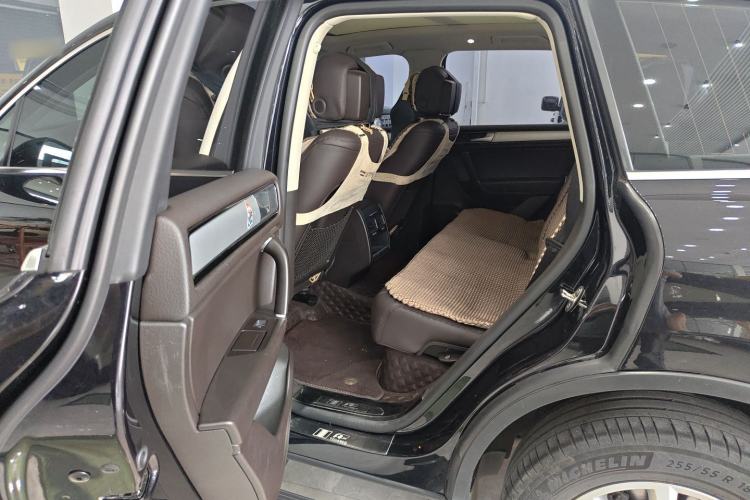 Used Volkswagen Touareg 2017 3.0 TSI Touareg Model Left Rear Seat