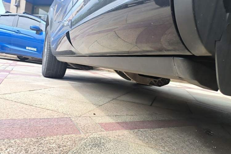 Used Volkswagen Touareg 2017 3.0 TSI Touareg Edition Left Side Sill