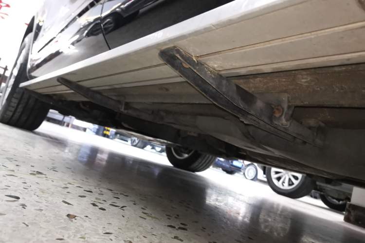 Used Volkswagen Touareg 2017 3.0 TSI Start Edition Left Side Sill