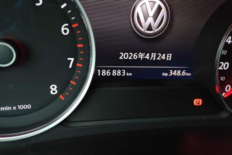 Used Volkswagen Touareg 2017 3.0 TSI Touareg Edition Odometer Close Up