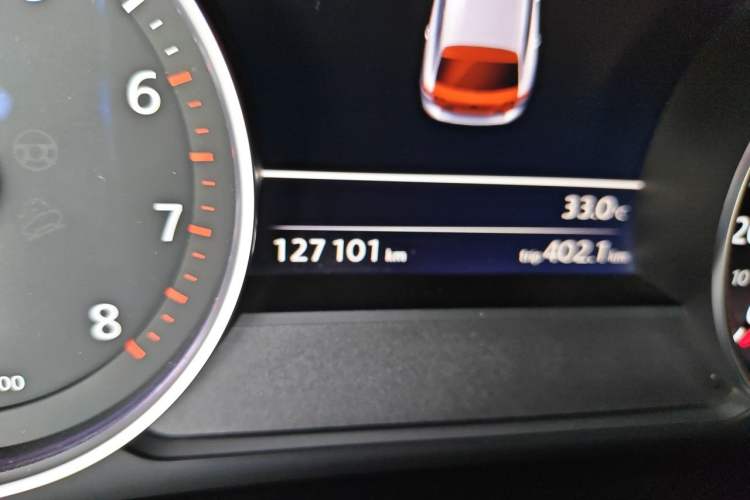 Used Volkswagen Touareg 2017 3.0 TSI Touareg Model Odometer Close Up