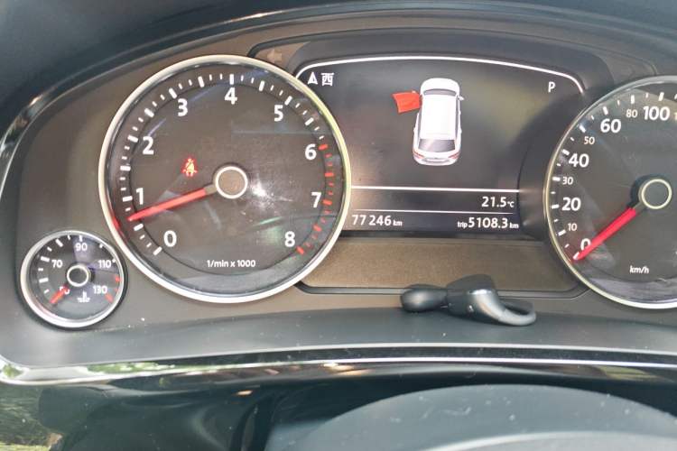 Used Volkswagen Touareg 2017 3.0 TSI Executive Edition Odometer Close Up