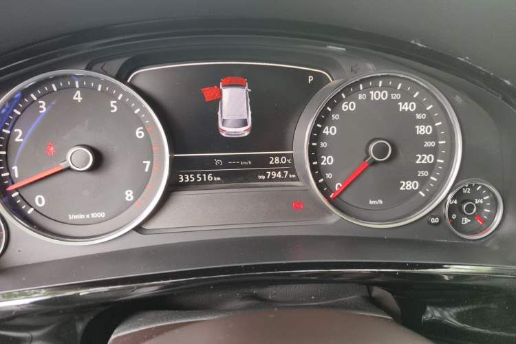 Used Volkswagen Touareg 2017 3.0 TSI Touareg Edition Odometer Close Up