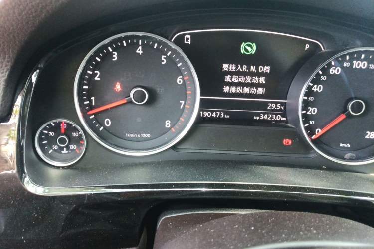 Used Volkswagen Touareg 2017 3.0 TSI Touareg Edition Odometer Close Up