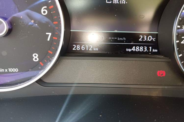 Used Volkswagen Touareg 2017 3.0 TSI Touareg Edition Odometer Close Up