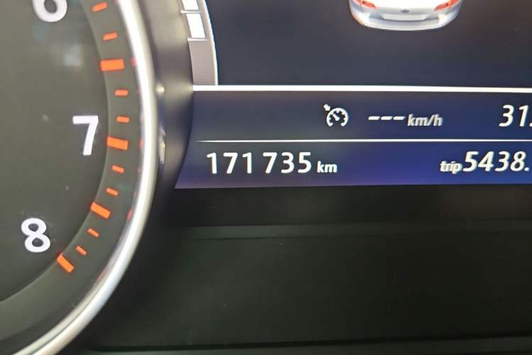Used Volkswagen Touareg 2017 3.0 TSI Touareg Edition Odometer Close Up