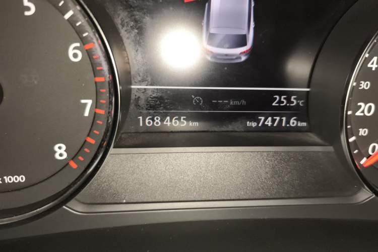 Used Volkswagen Touareg 2017 3.0 TSI Touareg Edition Odometer Close Up