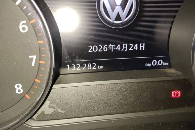 Used Volkswagen Touareg 2017 3.0 TSI Touareg Edition Odometer Close Up