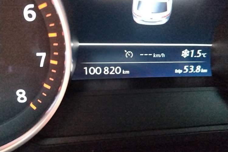 Used Volkswagen Touareg 2017 3.0 TSI Touareg Model Odometer Close Up