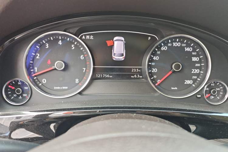 Used Volkswagen Touareg 2017 3.0 TSI Touareg Edition Odometer Close Up