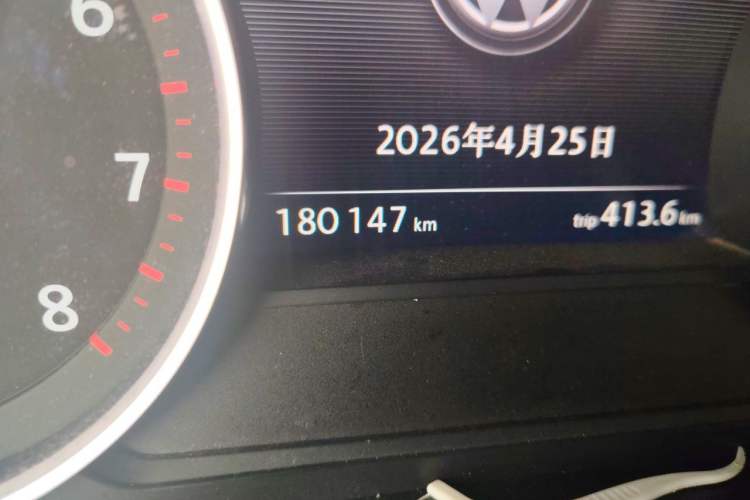 Used Volkswagen Touareg 2017 3.0 TSI Touareg Model Odometer Close Up
