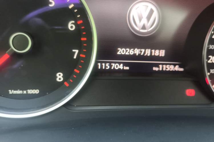 Used Volkswagen Touareg 2017 3.0 TSI R-Line Peak Edition Odometer Close Up