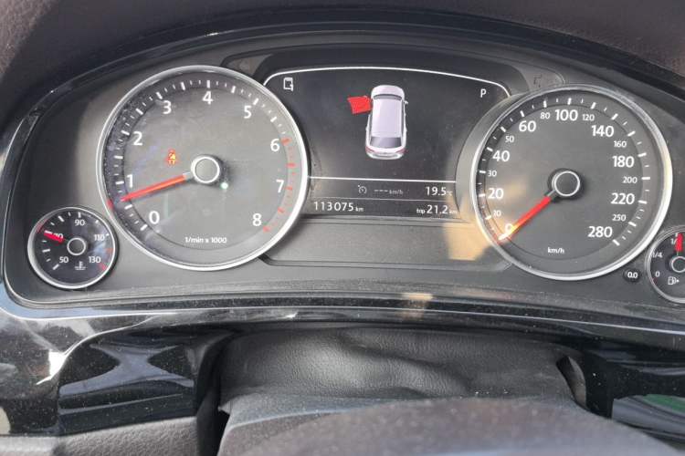 Used Volkswagen Touareg 2017 3.0 TSI Touareg Edition Odometer Close Up