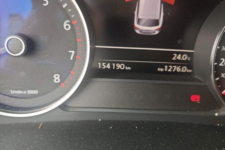 Used Volkswagen Touareg 2017 3.0 TSI Expedition Edition Odometer Close Up