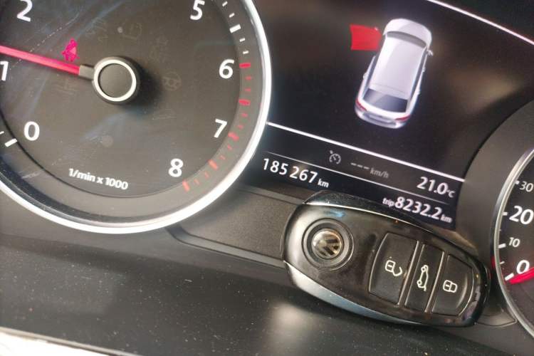 Used Volkswagen Touareg 2017 3.0 TSI Touareg Edition Odometer Close Up